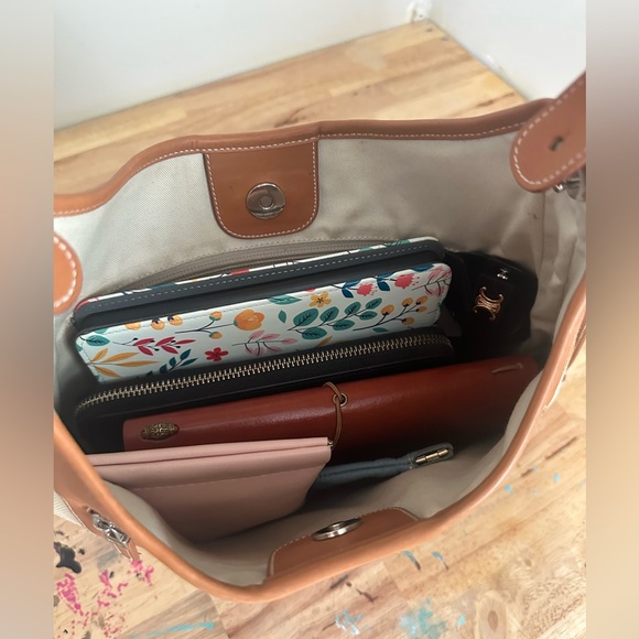 Salvatore Ferragamo Tan Italian Leather & Ivory Cream Canvas Shoulder Bag - Picture 4 of 11